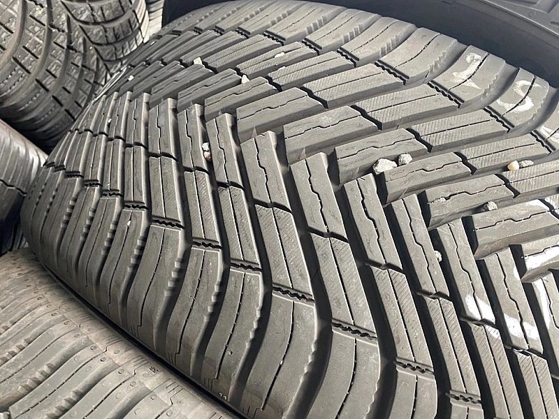 255/45r18 Nexen N'Blue 4 Season_7,4mm_2szt_(309)