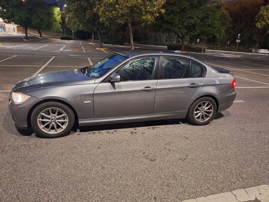 BMW 320 d  2010 com navegação — photo 3