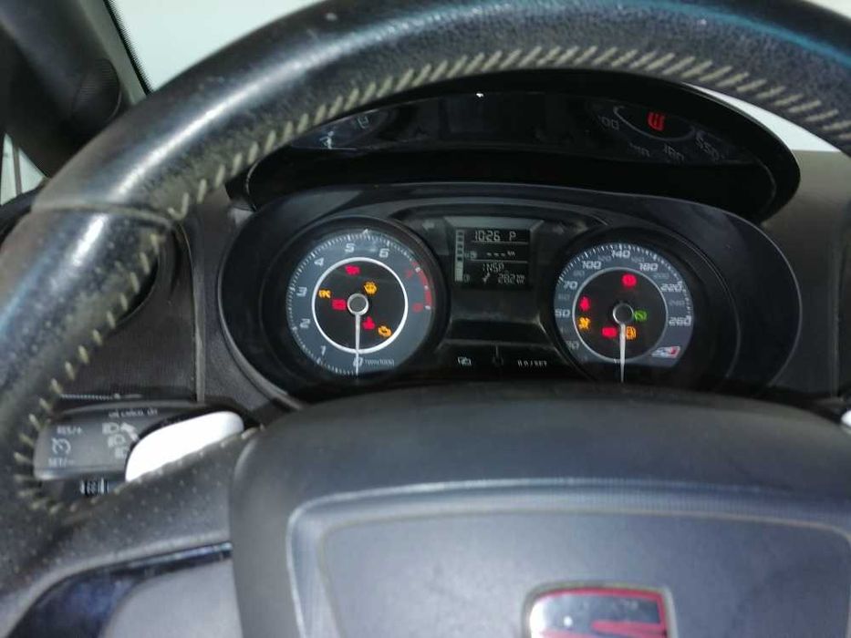 6,9 segunos dos 0 aos 100 kms/h.  Uma Bomba. Seat Ibiza Cupra 180 hp