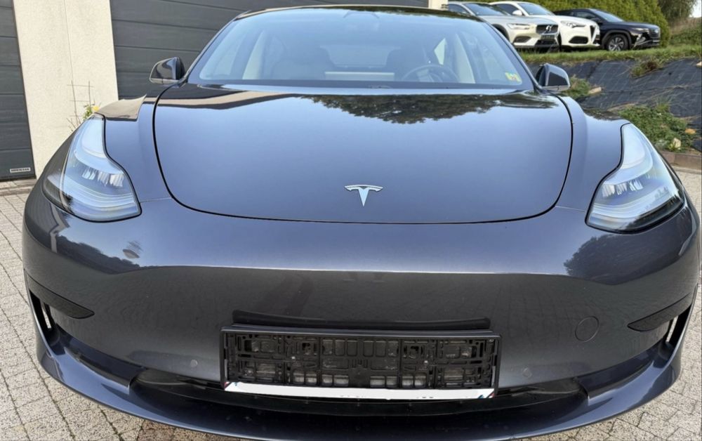 Оренда авто tesla 3 для таксі 460+ км