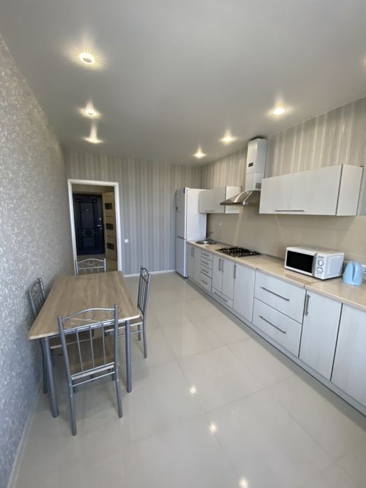 Квартира подобово: Сучасна квартира неподалік від центру