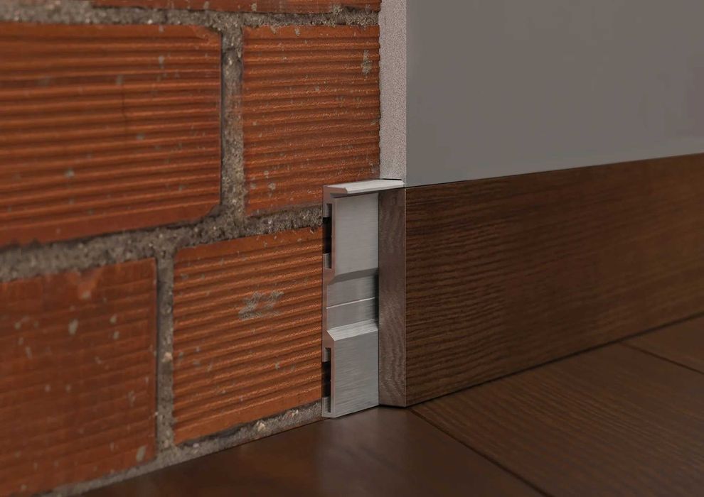 Listwy Nowe podłogowe / Deski fornirowane dwustronnie jesion biały.