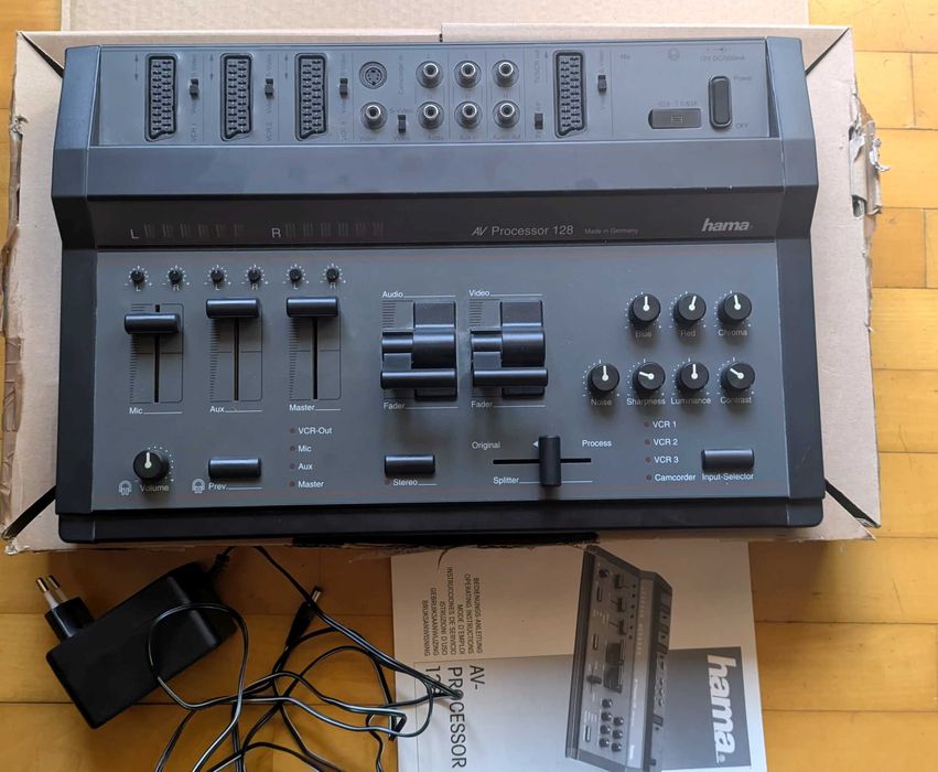 Analogowy korektor obrazu/dźwięku HAMA 128 - SVideo/Video