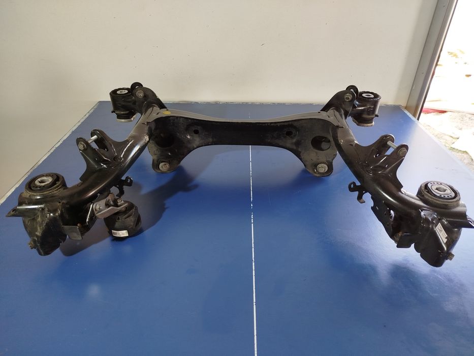 Charriot traseiro Audi A4 Avant B9