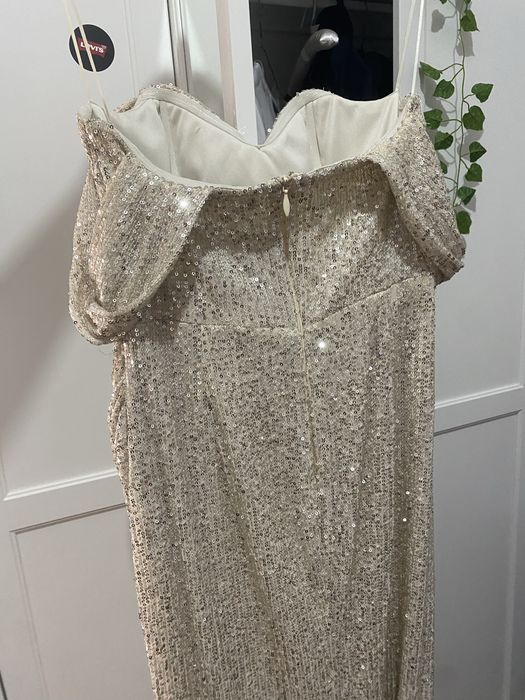 Vestido de gala com racha na perna