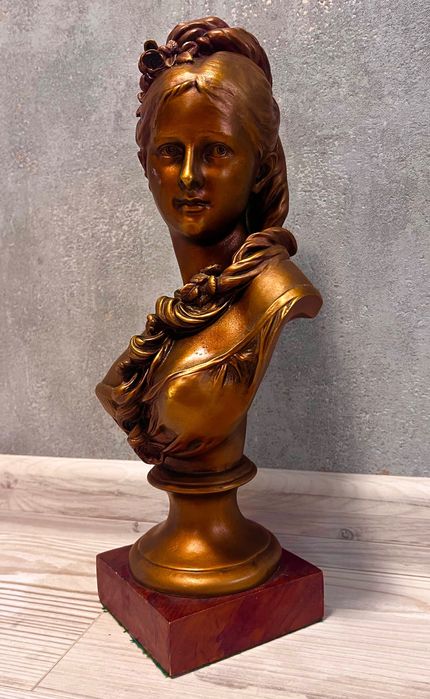 Бюст «девушка весна» по мотивам Альбера-Эрнеста Каррье-Беллёза