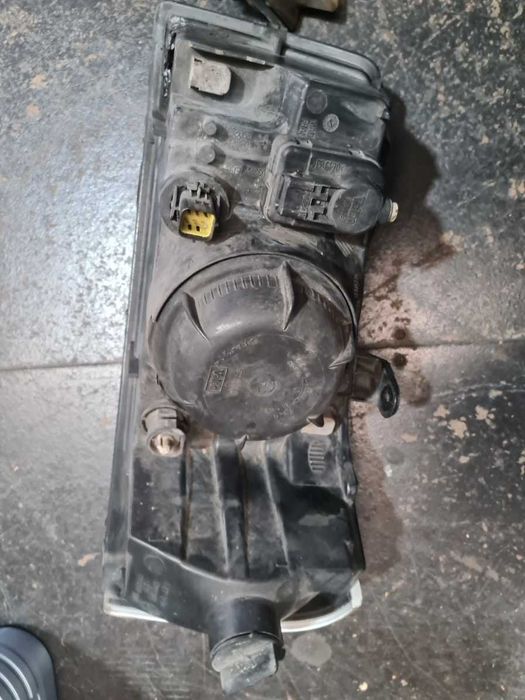Farois esq e drt Land Rover Freelander usados
