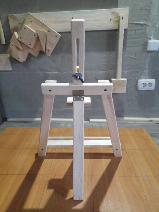 Мольберт студійний та настільний