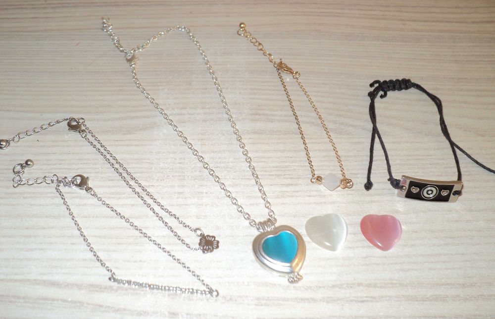 Zestaw biżuterii, bransoletki i naszyjnik