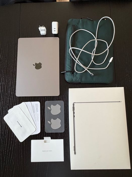 Macbook Air M2 16GB 512GB 8 CPU 10 GPU + sleeve incase 90% Bateria