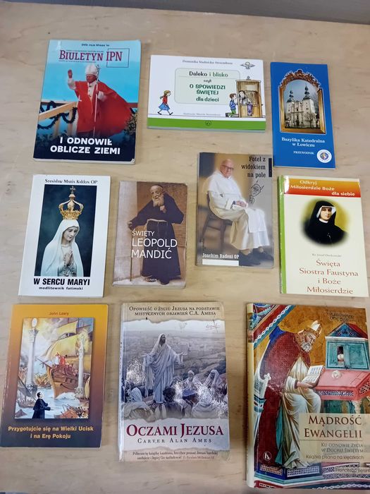 Oddam książki i albumy o tematyce religijnej 28 szt.