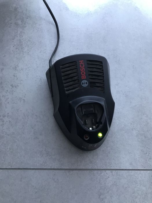Bosch Ładowarka AL 1130 CV