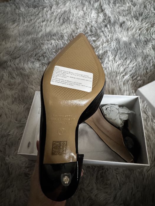 Туфлі на підборах