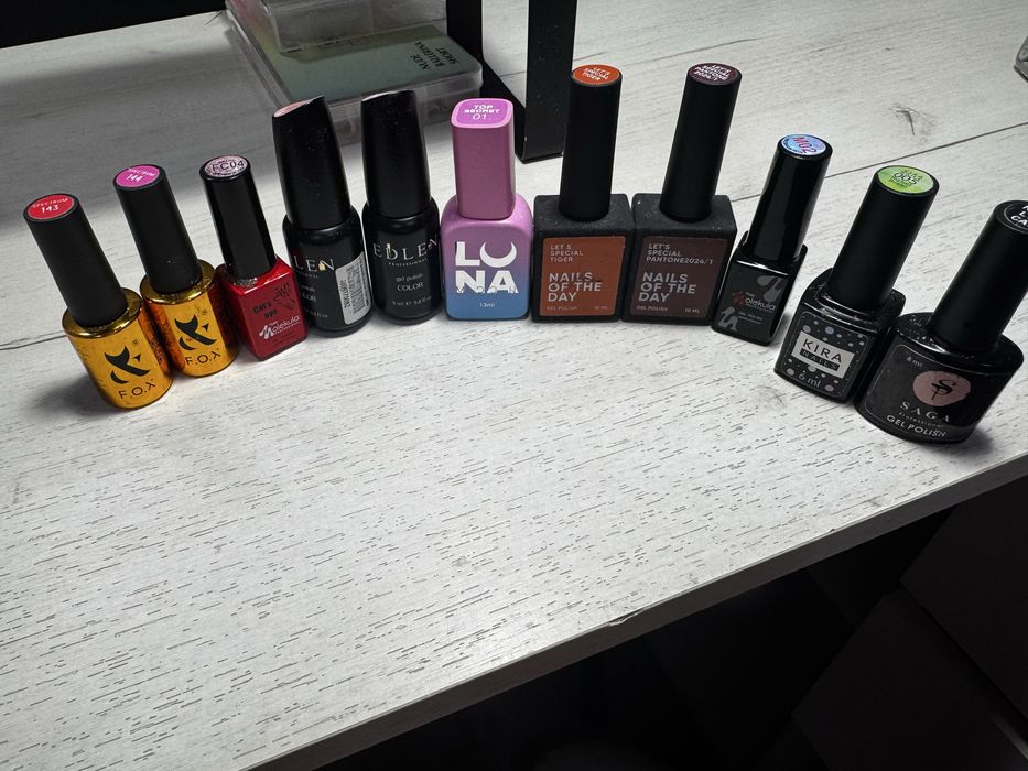 Матеріали для майстра манікюру (гель-лаки + топ + типси + верхні форм)