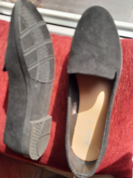 Buty  damskie zamszowe nowe
