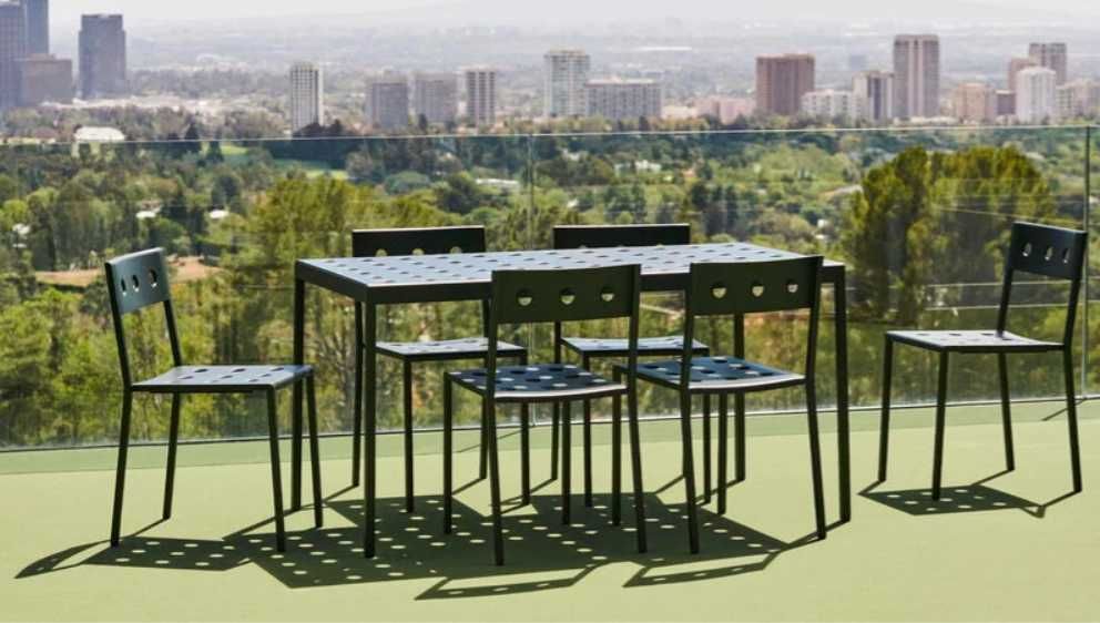 Conjunto exterior mesa e cadeiras marca HAY - Balcony