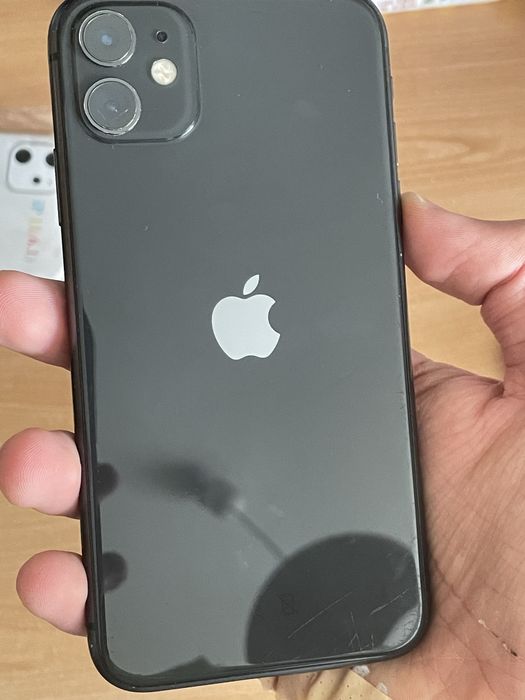 iPhone 11 128GB Preto com Capa e Carregador - Ecra Partido