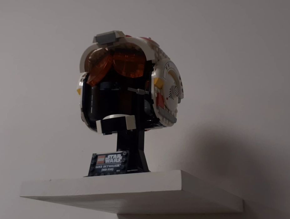 LEGO Star Wars 75327 (Hełm Luke'a Skywalkera — Czerwony Pięć