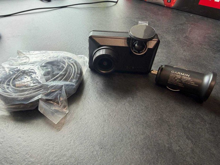 Новий преміум реєстратор Garmin Dash Cam X110 + 2 карти SanDisk 768GB