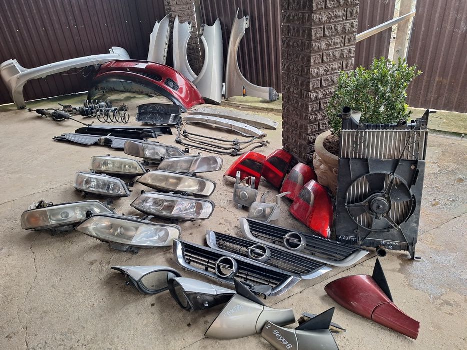 Крило бампер фари  приборка дисплей Opel Vektra b Опель Вектра