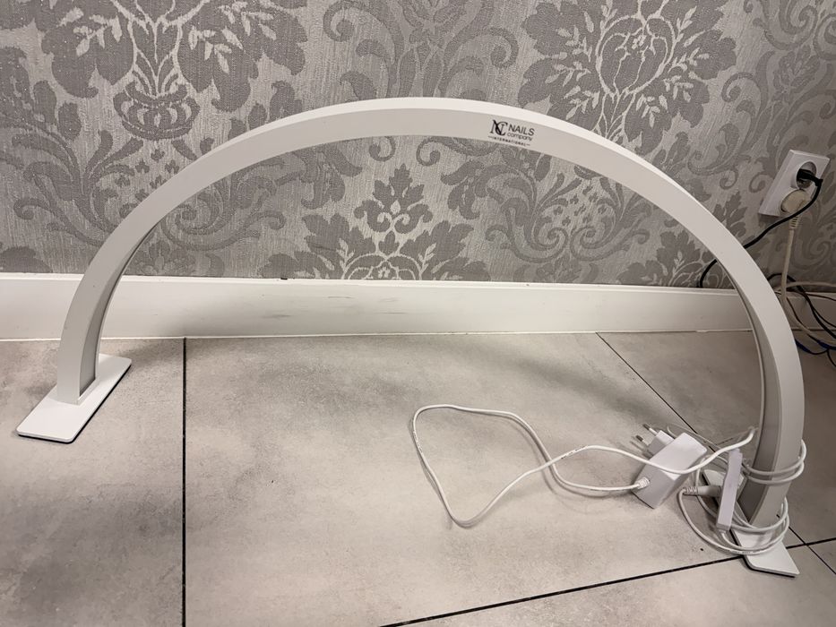 Lampa moonlight nails company