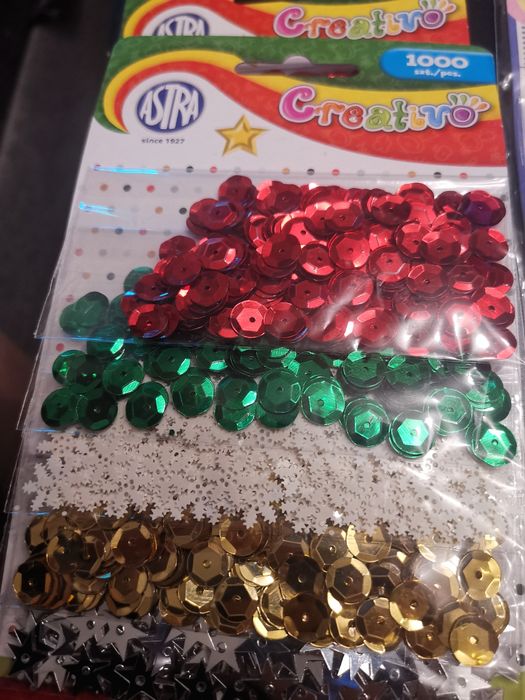 Zestaw kreatywny do zdobienia - koraliki, rafia plus figurki