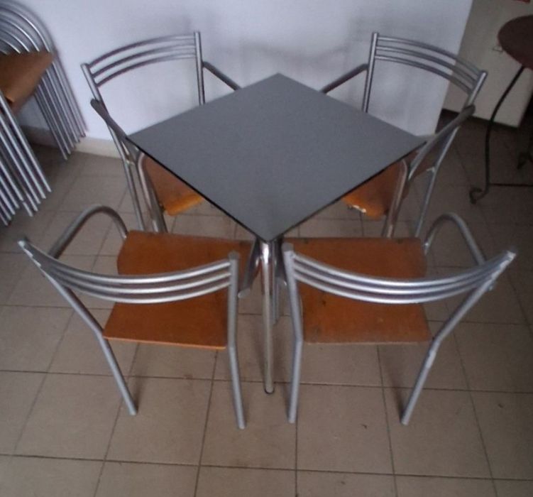 10 cadeiras com braços