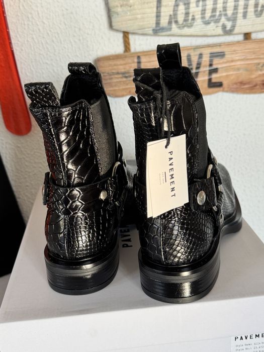 Botins Pavement