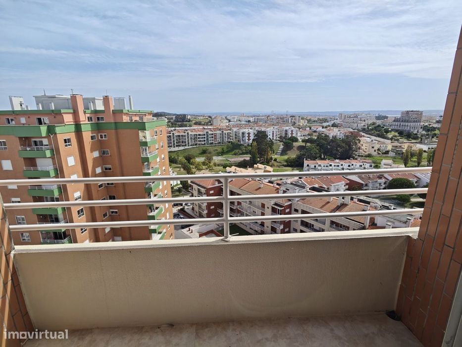 Apartamento com Excepcional Área e Localização - Buarcos