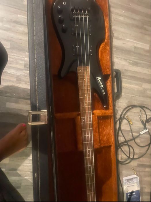 Gitara basowa  ibanez axtar