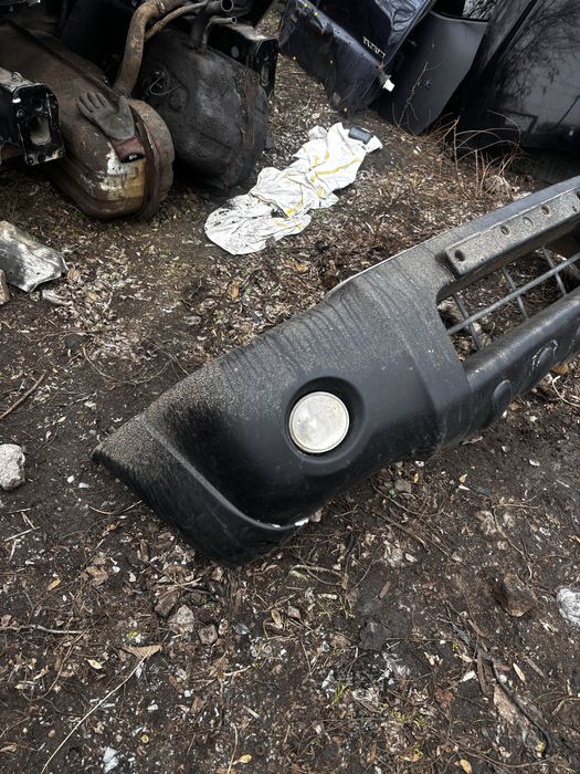 Передній бампер ніссан navara d22