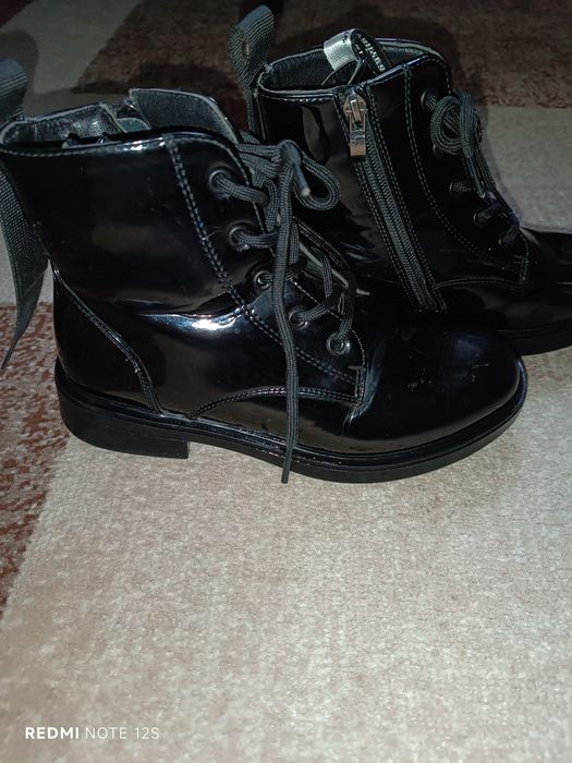 Осінні сапожки для дівчинки