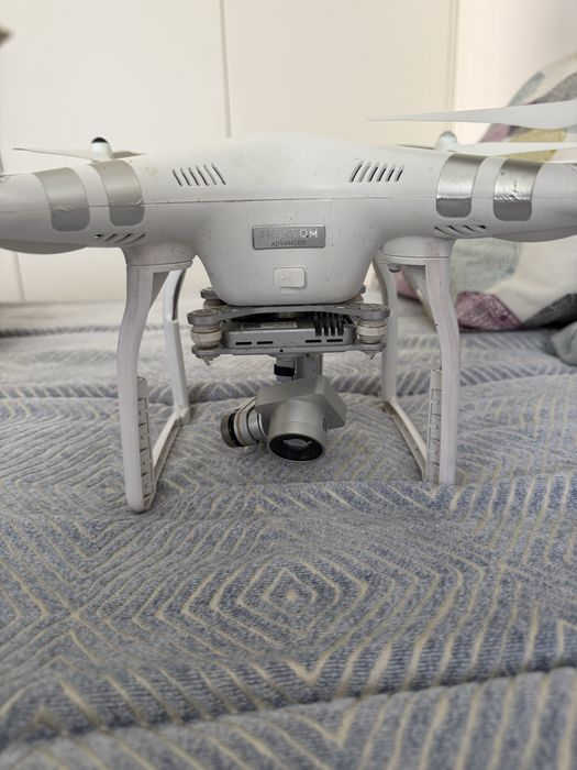 DJI Phantom 2 Vision+ com 3 baterias, iPhone mini e acessórios