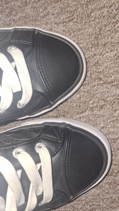 Кожані кеди для дівчинки