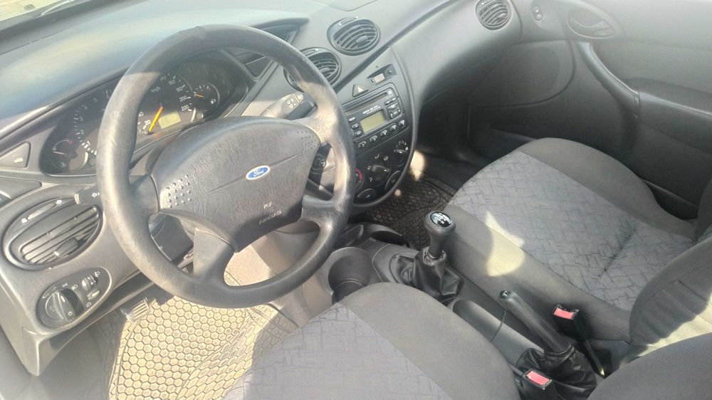 Ford Focus 1.4i 16v Ambiente
