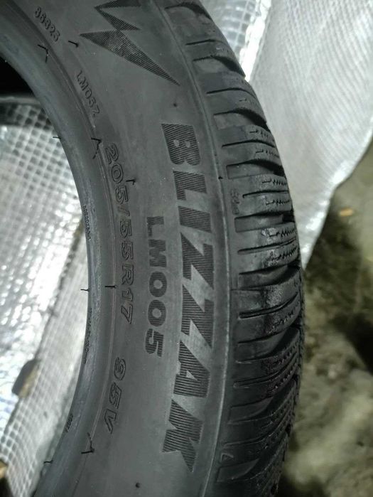Шина Bridgestone 205/55R17. 1шт. Зима Розпаровка (354)