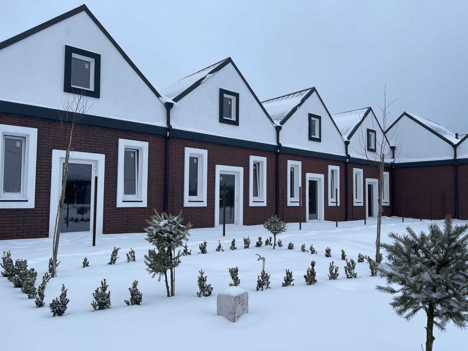 Готовий Таунхаус 66м2 з великим двориком, поряд Озеро.