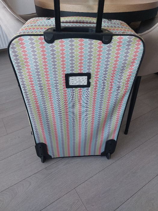 Walizka podróżna kolorowa