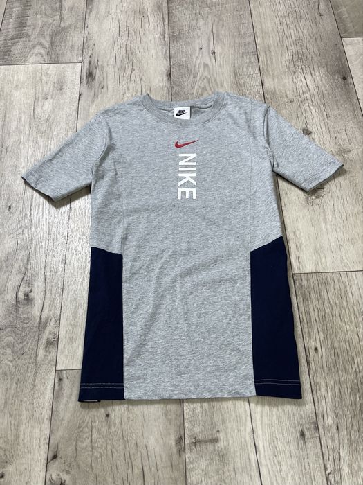 Nike футболка 147-158 см YL размер подростковая серая с принтом