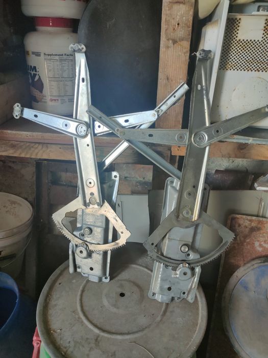 Передні склопідьомники Опель Вектра б