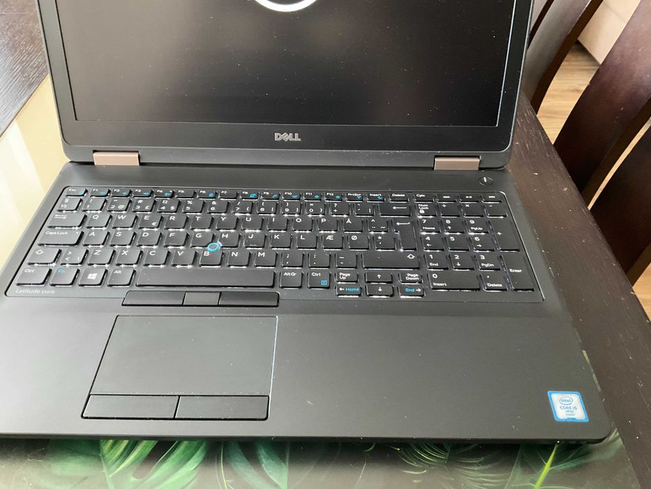 Laptop 15,6" DELL Latitude E5570,  RAM 8DB, SSD 128GB. Bateria 100%