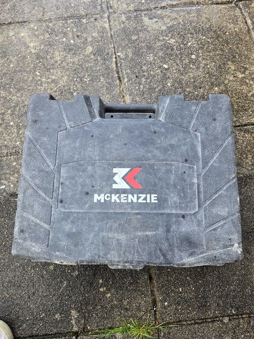 Máquina de furar McKenzie, caixa incluída- usado e a funcionar