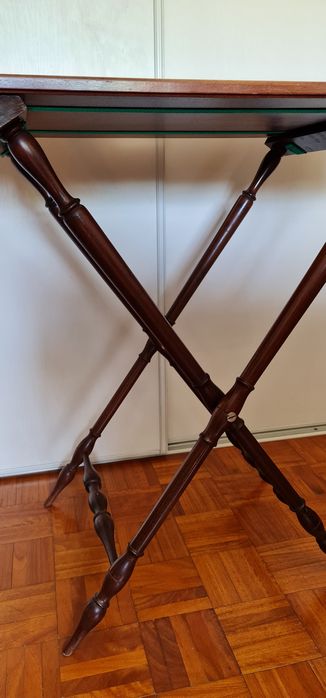 Tabuleiro com Pés Cruzados