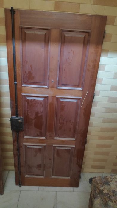 Porta em madeira maciça 194.5x80.5x3.5cm