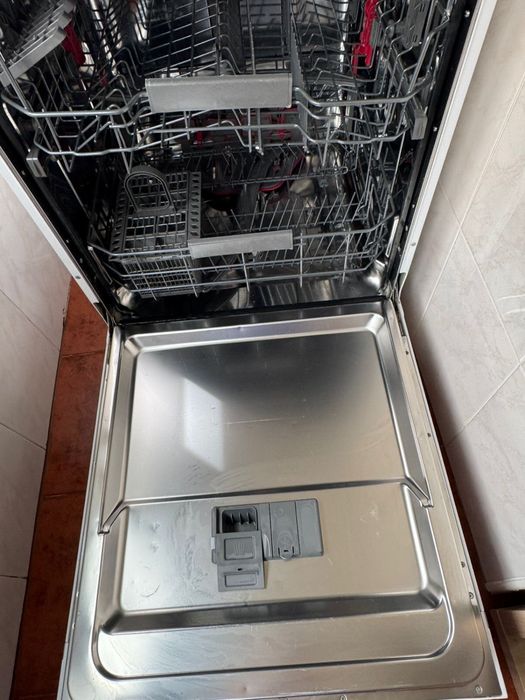 Vendo máquina de lavar loiça Whirlpool PowerClean