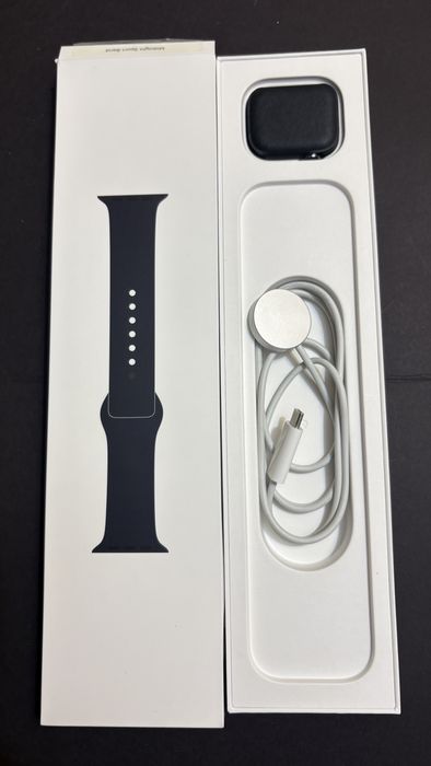 Apple Watch Series 8 midnight Aluminum 41mm+ скло в подарунок