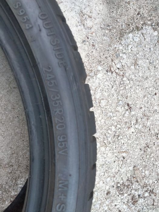 245 35R20 da Toyo