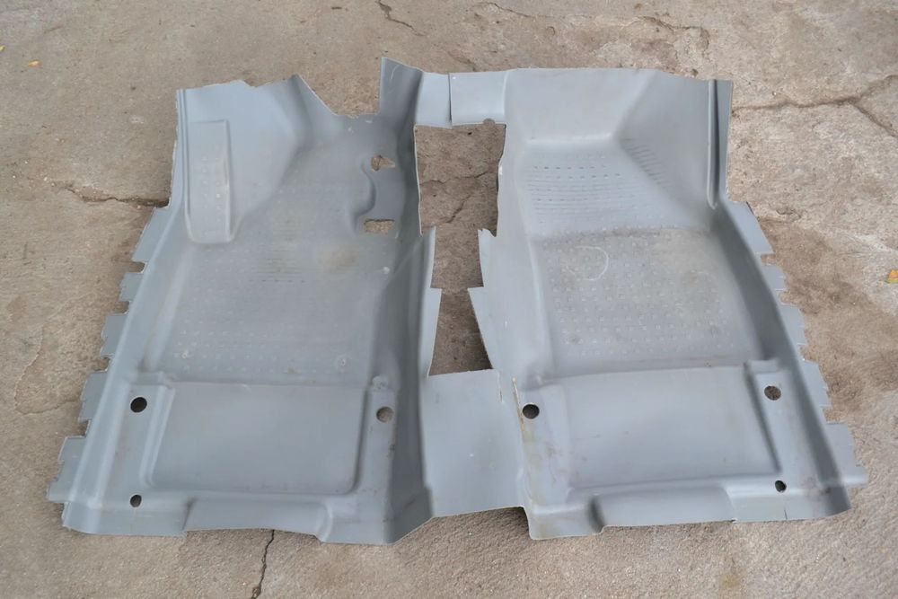VW CADDY 04-15 DYWAN WYKŁADZINA GUMOWA PRZÓD PRZEDNIA SZARA 2K1863367C