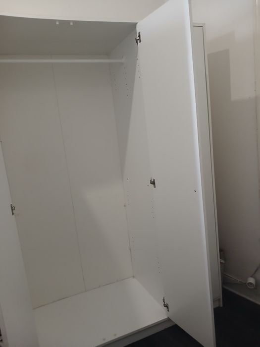 Armário seminovo em bom estado