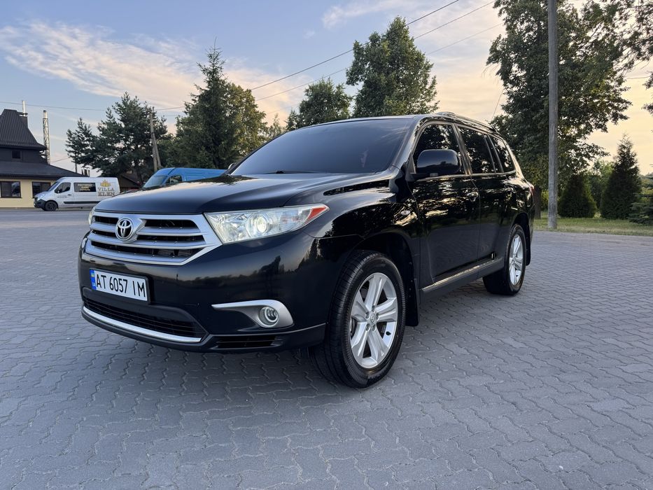 TOYOTA HIGHLANDER 2010 р.в. 7 місць, з двигуном 3.5 газ\бензин. Автомобіль повністю обслужений та готовий до будь яких перевірок на СТО.